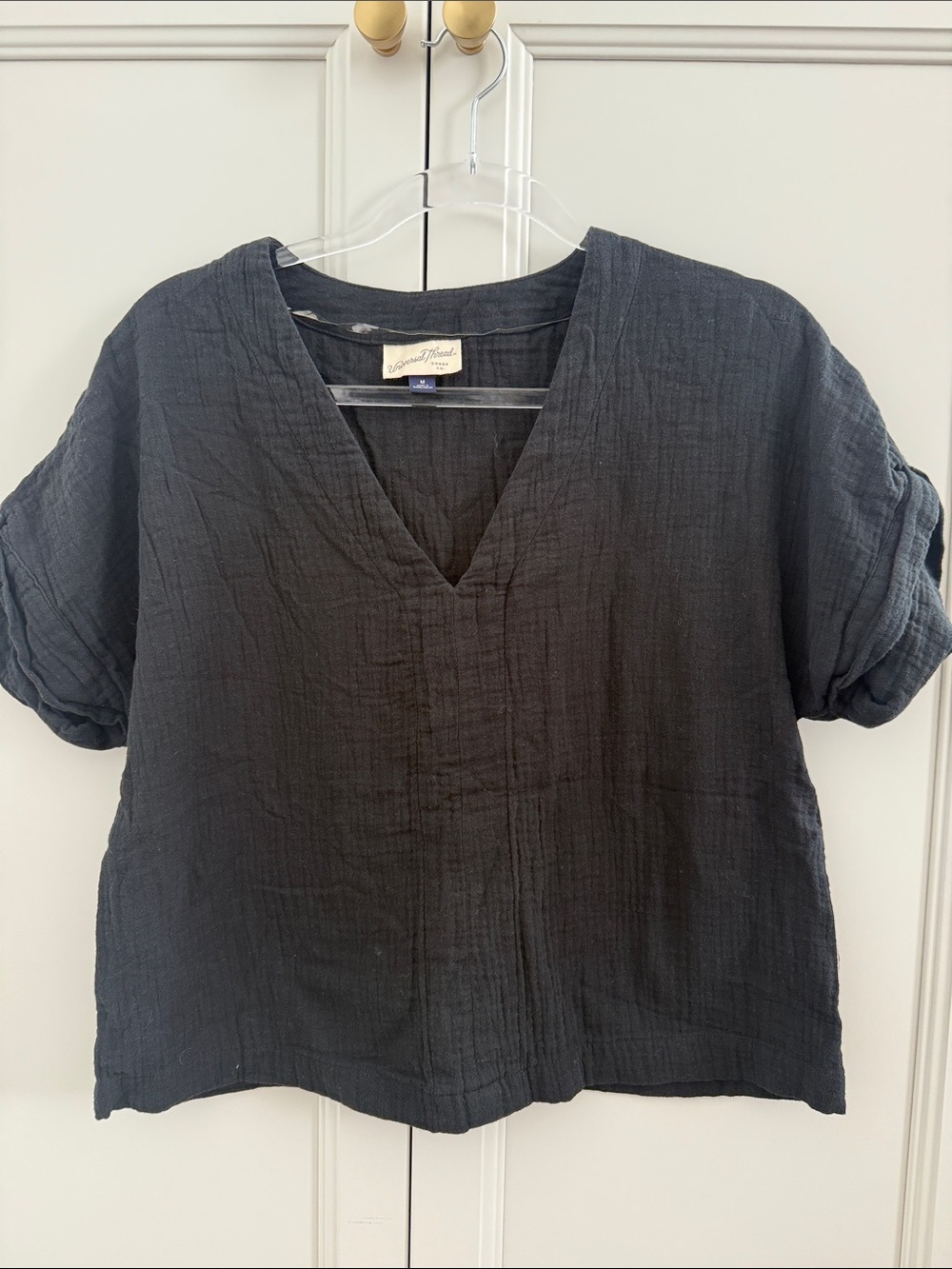 Universal Thread Textured V-Neck Short Sleeve Top - Black Size Medium